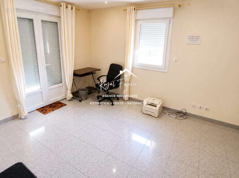 Chambre ou bureau RDC - Maison à DANGE-SAINT-ROMAIN