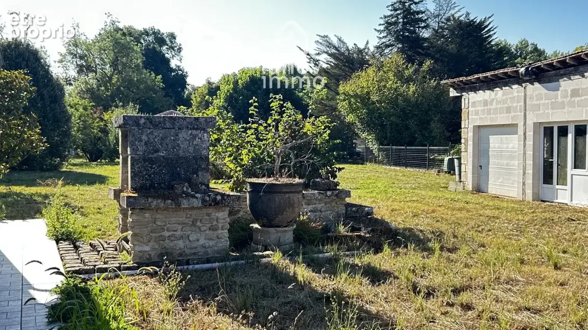 BIGNAC (16170) Grande Ferme charentaise rénovée  et ses dépe - photo 29