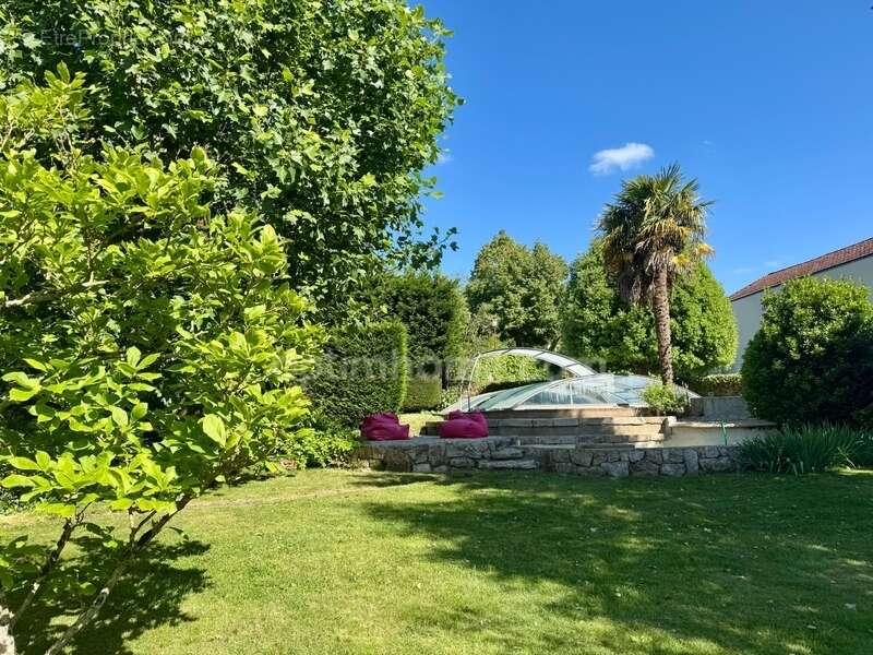 Maison à MORTAGNE-SUR-SEVRE