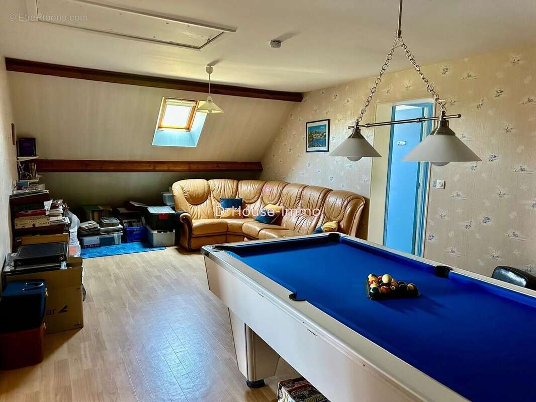 Maison 212 m² à Douvres-La-Delivrande  - photo 9