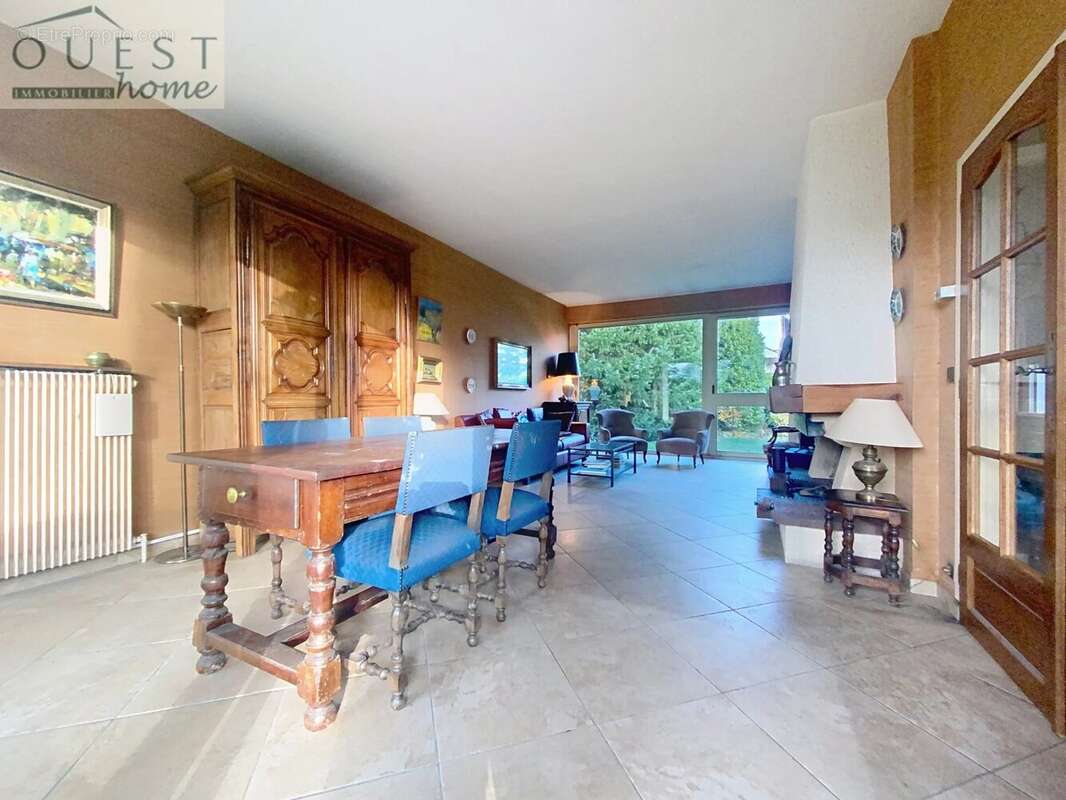 Maison à CHARBONNIERES-LES-BAINS