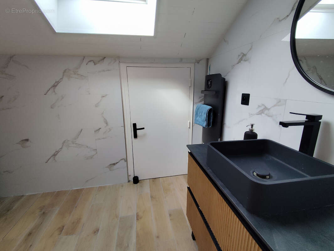 Appartement à MONTFERRAT