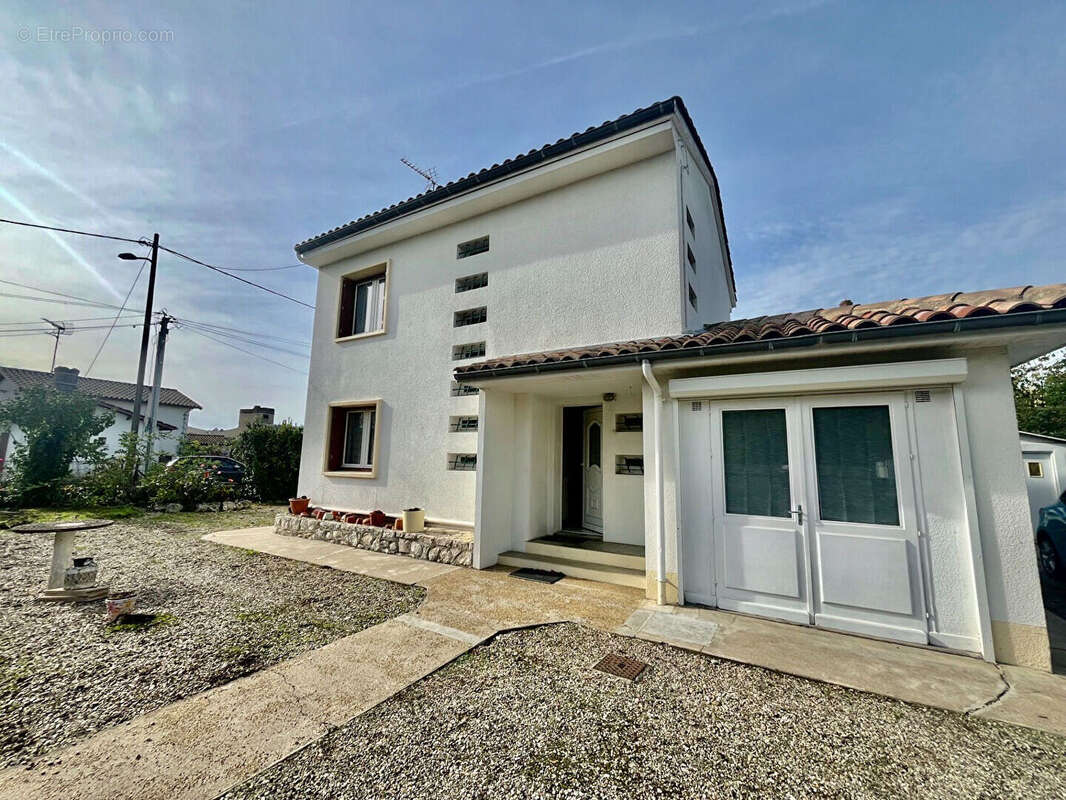 Maison à SAINTE-LIVRADE-SUR-LOT