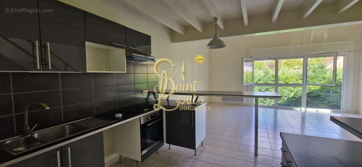 Duplex de 75.99 m2 type 3 avec cellier et 2 parkings couverts - photo 3