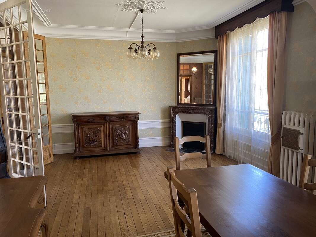 Salon