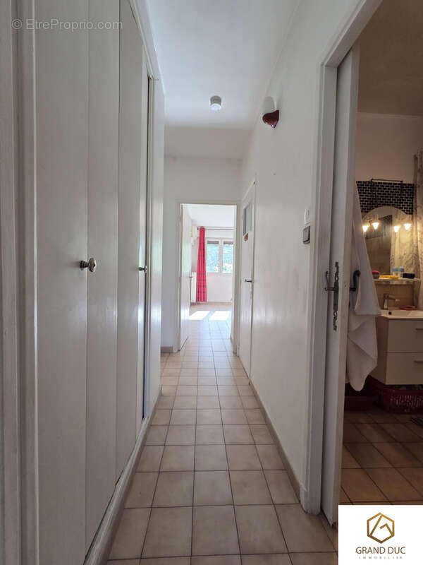 Appartement à MARSEILLE-3E