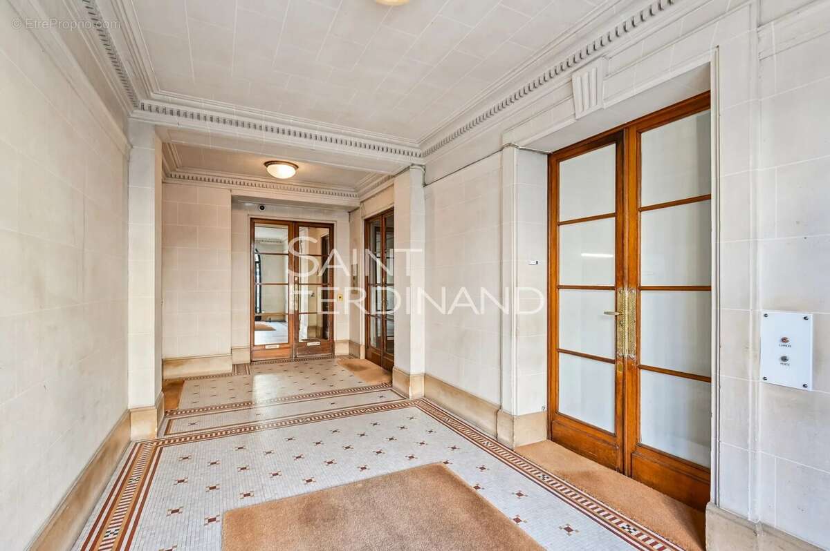 Appartement à NEUILLY-SUR-SEINE