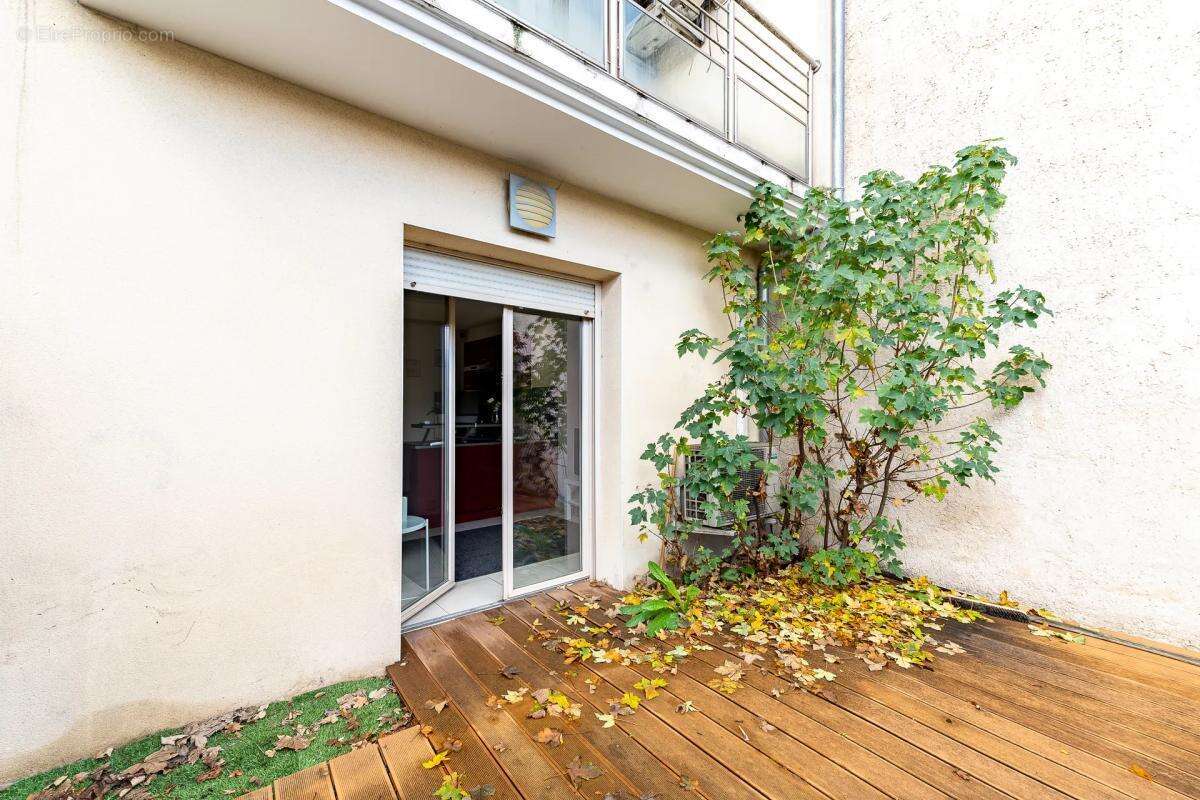 Appartement à VAUJOURS