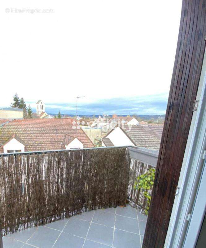 Appartement à VERNEUIL-SUR-SEINE