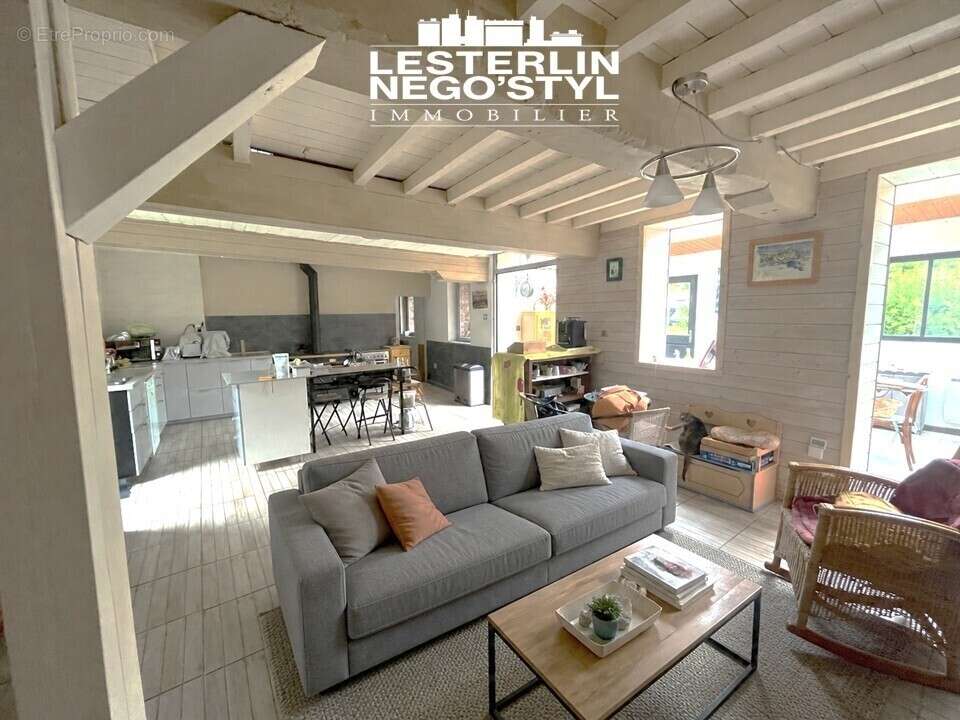 Maison 172 m² à Beaurepaire  - photo 4