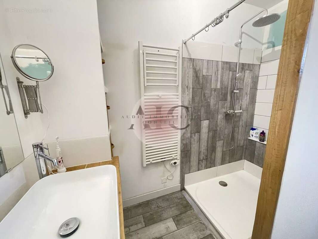 Maison à TOURRETTES