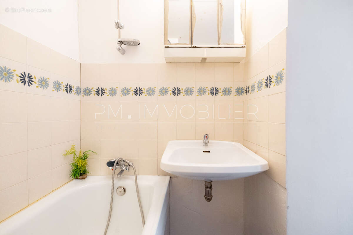 Appartement à MARSEILLE-1E
