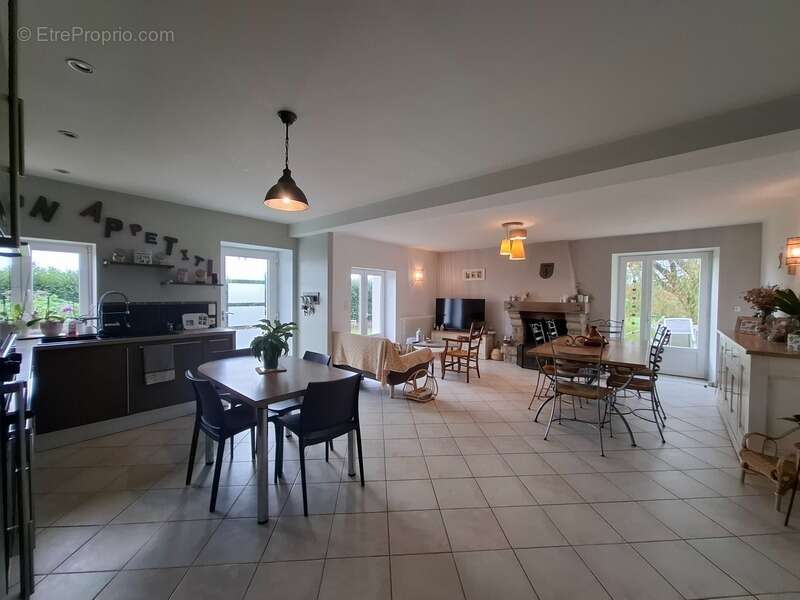 Maison à MONTREUIL-AU-HOULME