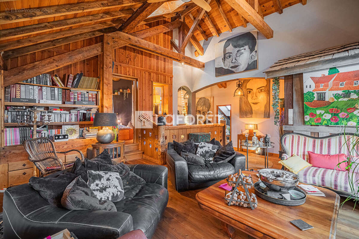 Maison à GILLY-SUR-ISERE