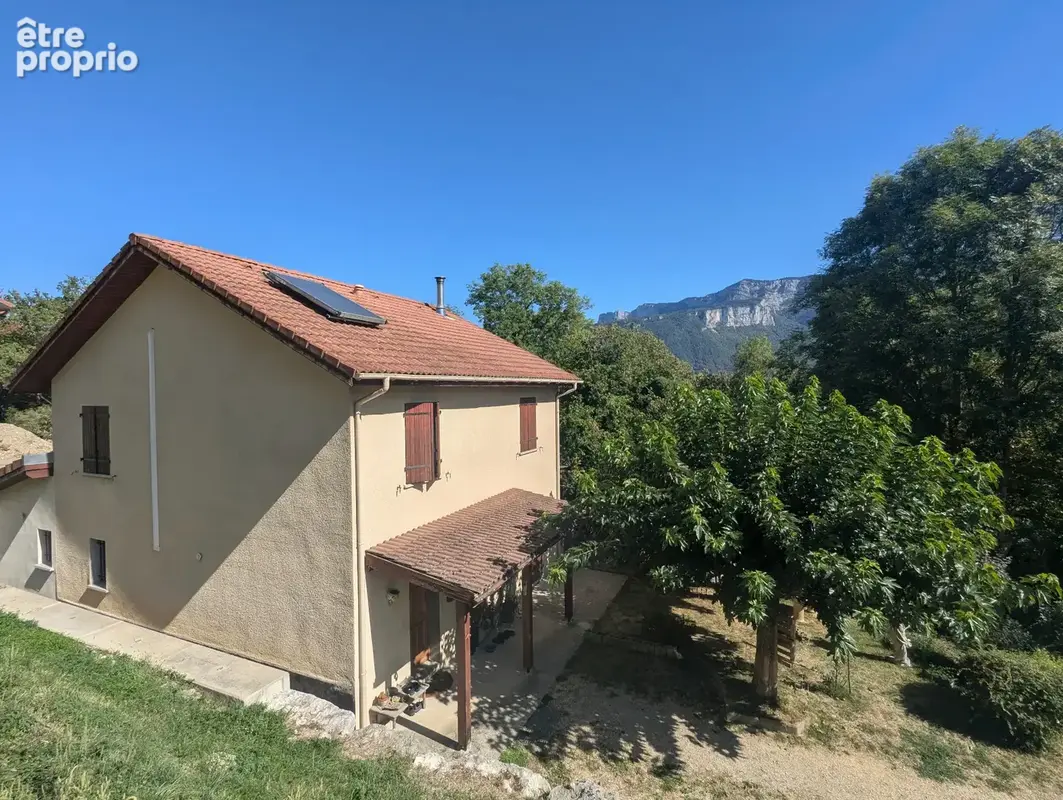 Maison à vendre 6 pièces POLIENAS (38)- Maison 5 chambres sur 1459 m² de terrain -  Proche Tullins - DPE en C - photo 5