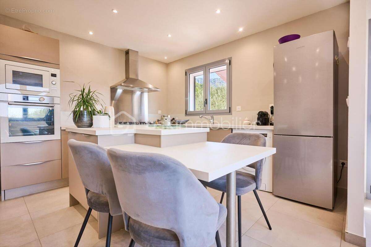 Appartement à LA VALETTE-DU-VAR