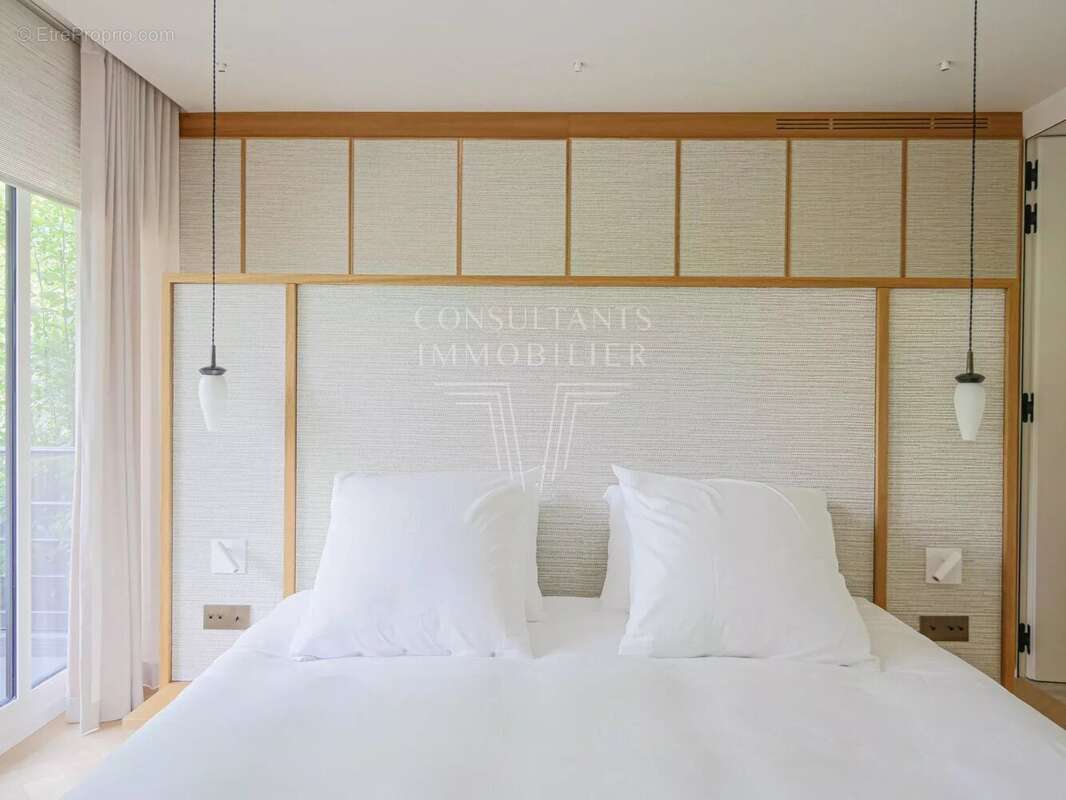 Appartement à NEUILLY-SUR-SEINE