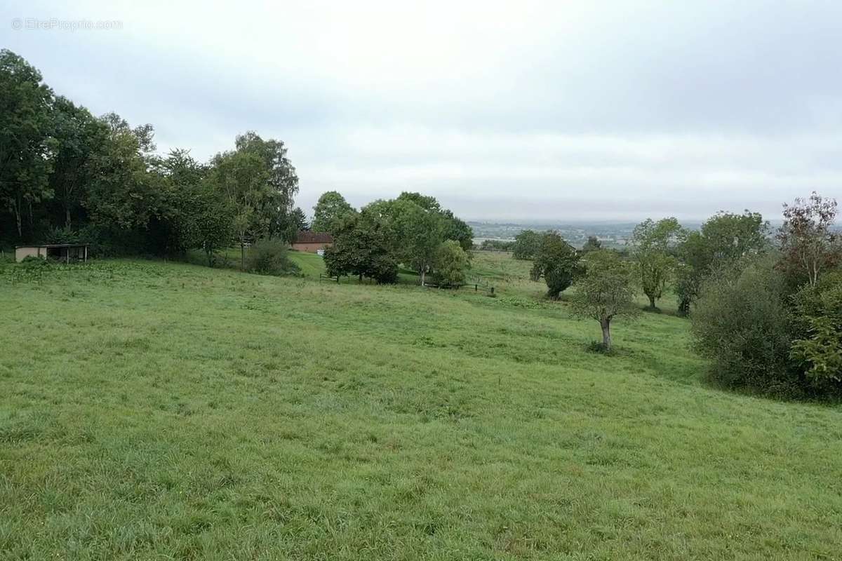 Maison à SAINT-PIERRE-SUR-DIVES