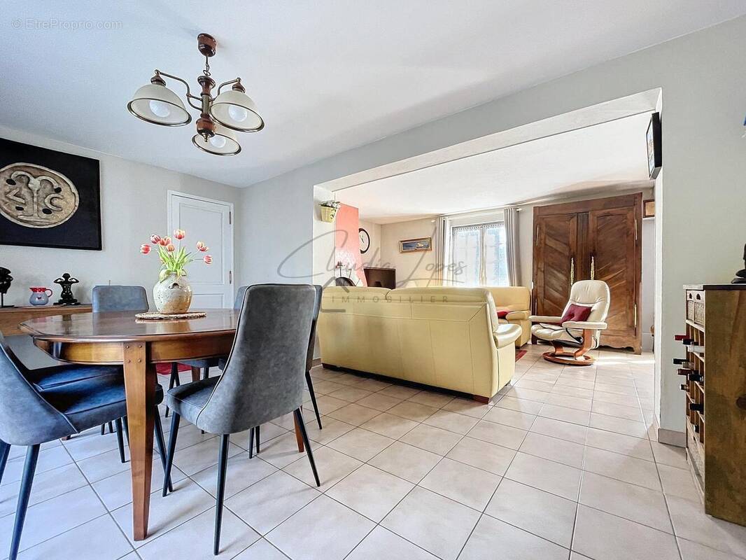 Photo 1 - Maison à MONTLIGNON