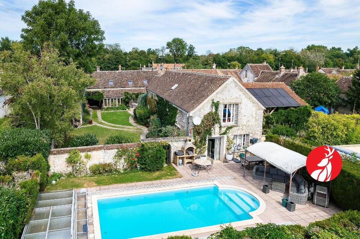 Maison à MONTCOURT-FROMONVILLE