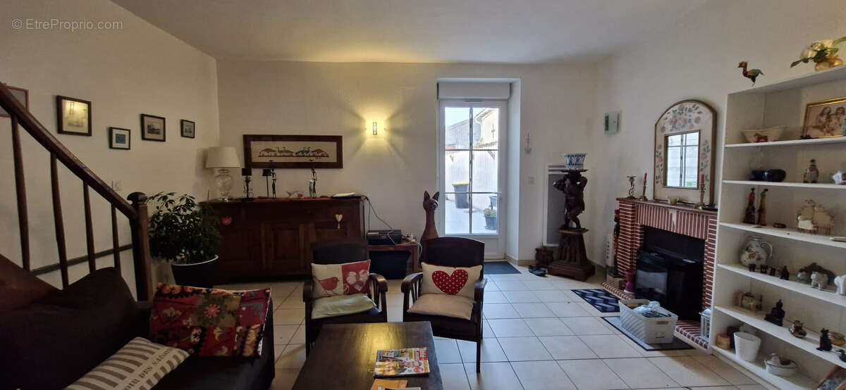 Maison à MORTAGNE-SUR-GIRONDE