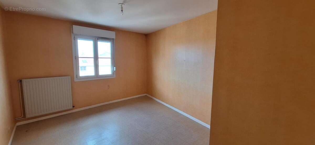 Appartement à CHAZELLES-SUR-LYON