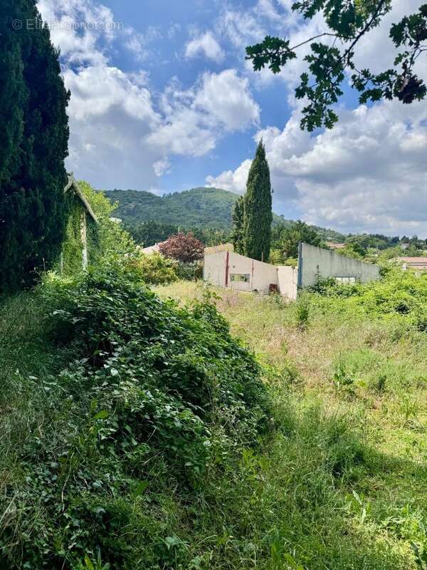Terrain 535 m² à Saint-Savournin  - photo 3