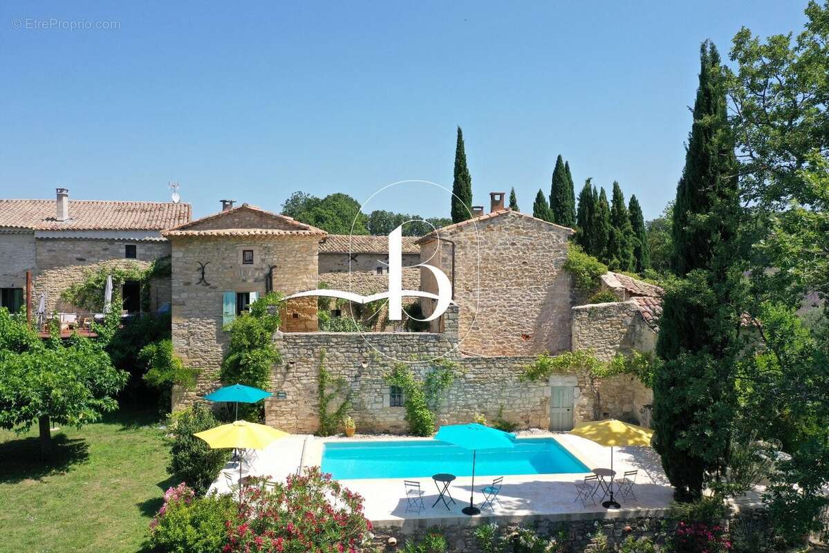 Maison à UZES
