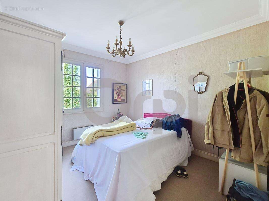 Maison à LE LARDIN-SAINT-LAZARE