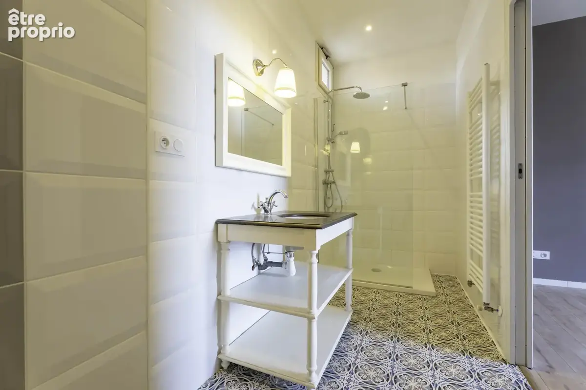 Au cœur de Lachassagne   Élégante maison bourgeoise avec jardin piscinable - secteur sécurisé - photo 13
