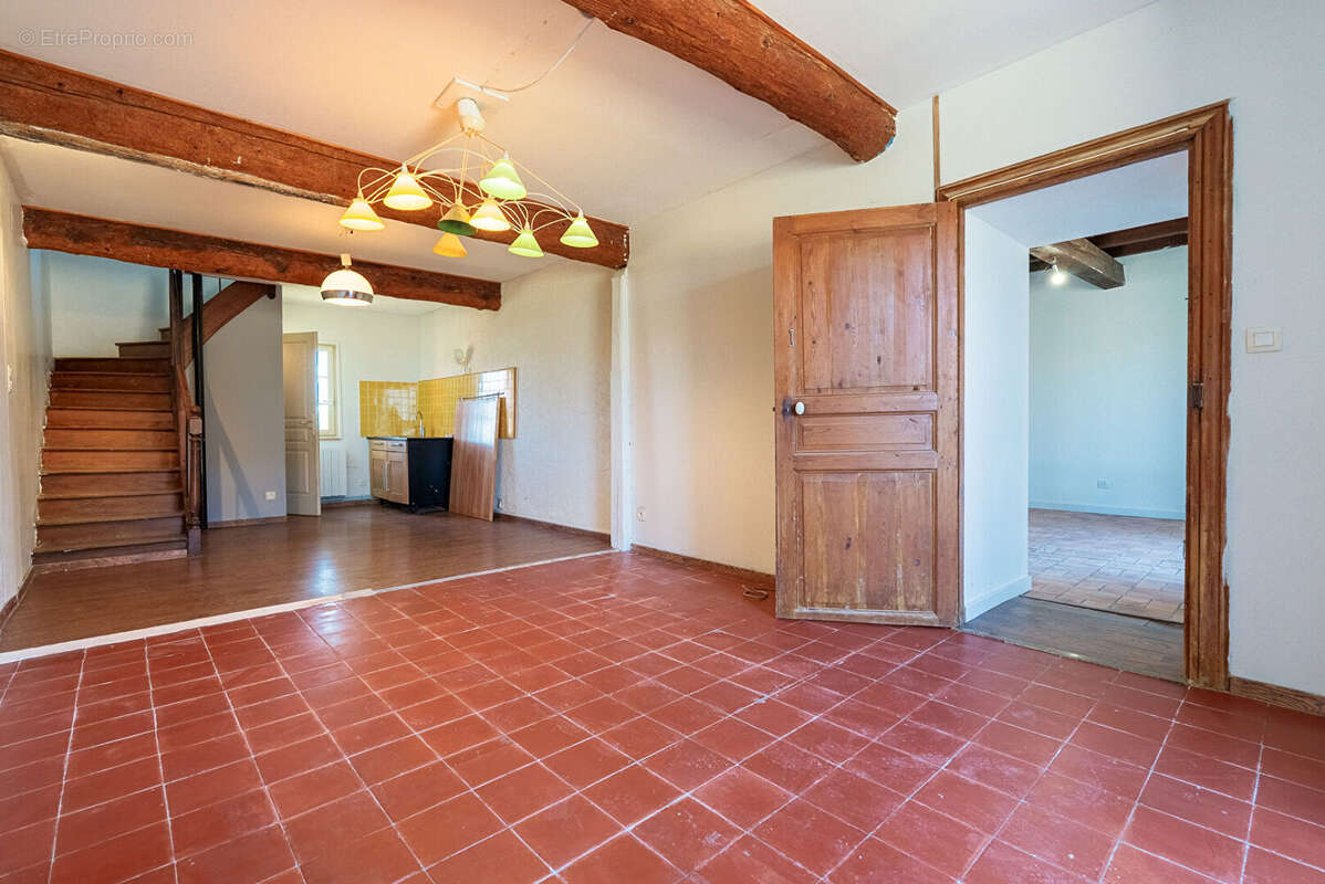 CARCASSONNE - RAZES Corps de ferme T12  976m² (412m² hab.) avec 2 logements, piscine, et dépendances, sur 1 hectare - photo 13