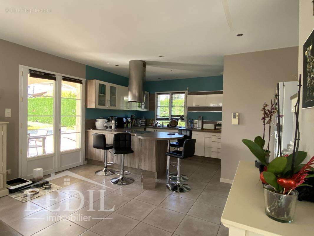 Maison à VIC-FEZENSAC