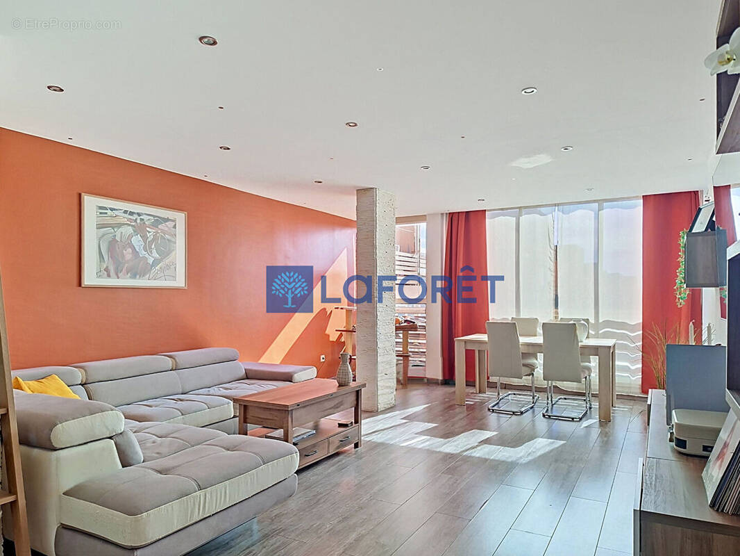 Appartement à LA VALETTE-DU-VAR