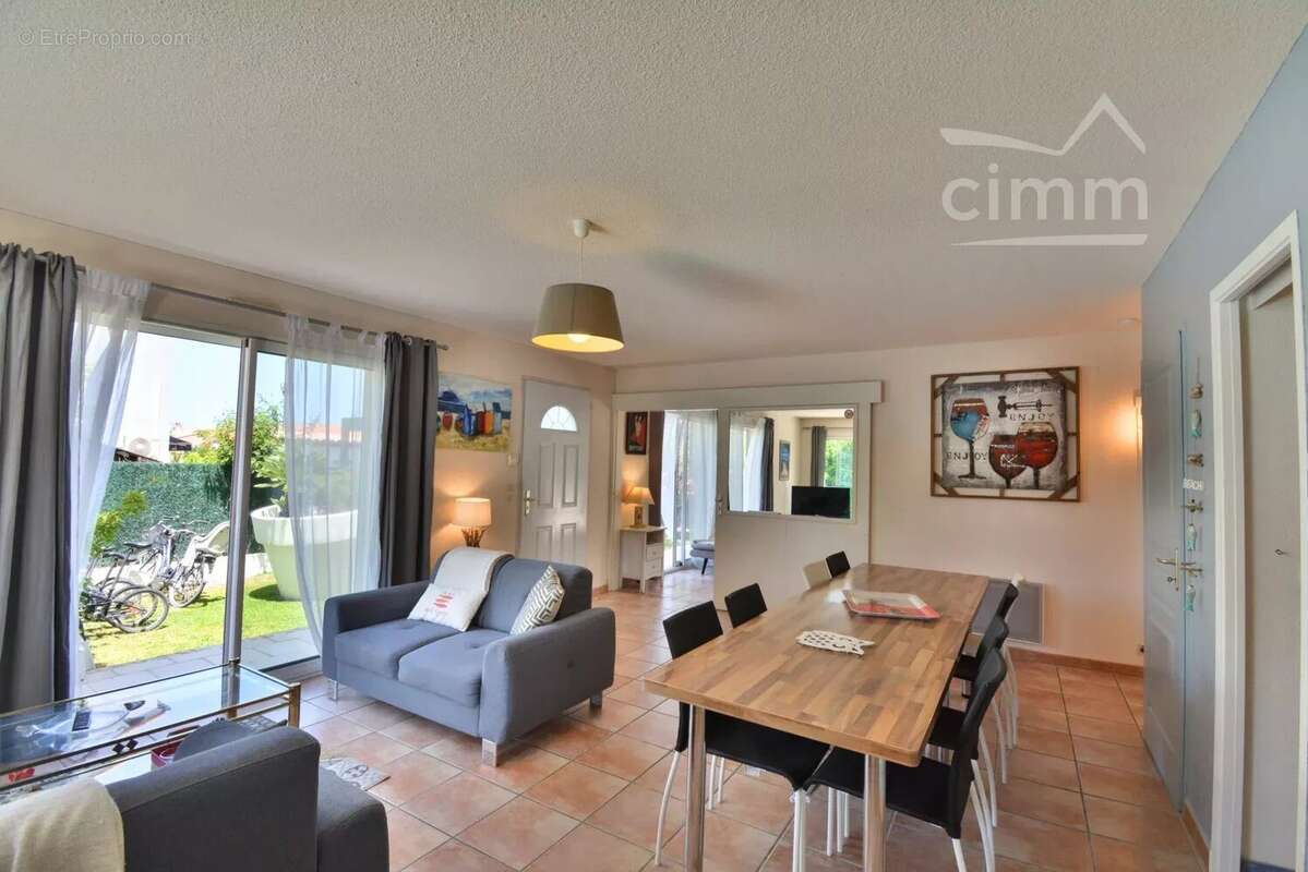 Maison à SAINT-CYPRIEN