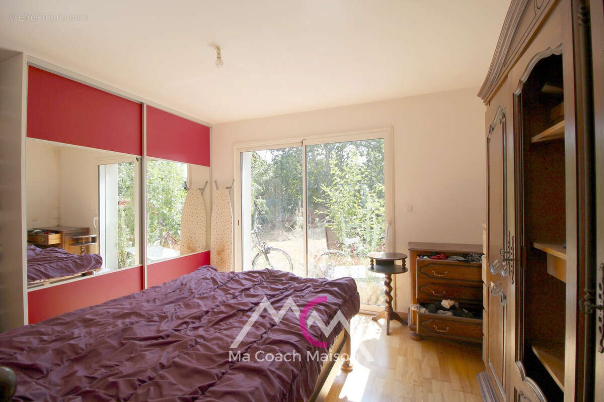 STE ANNE SUR BRIVET proche bourg, Maison d'environ 123m2 avec studio - photo 7