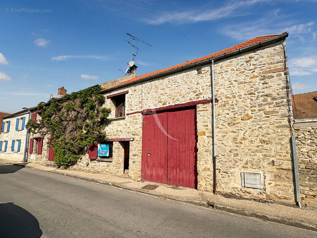 Maison à JANVILLE-SUR-JUINE
