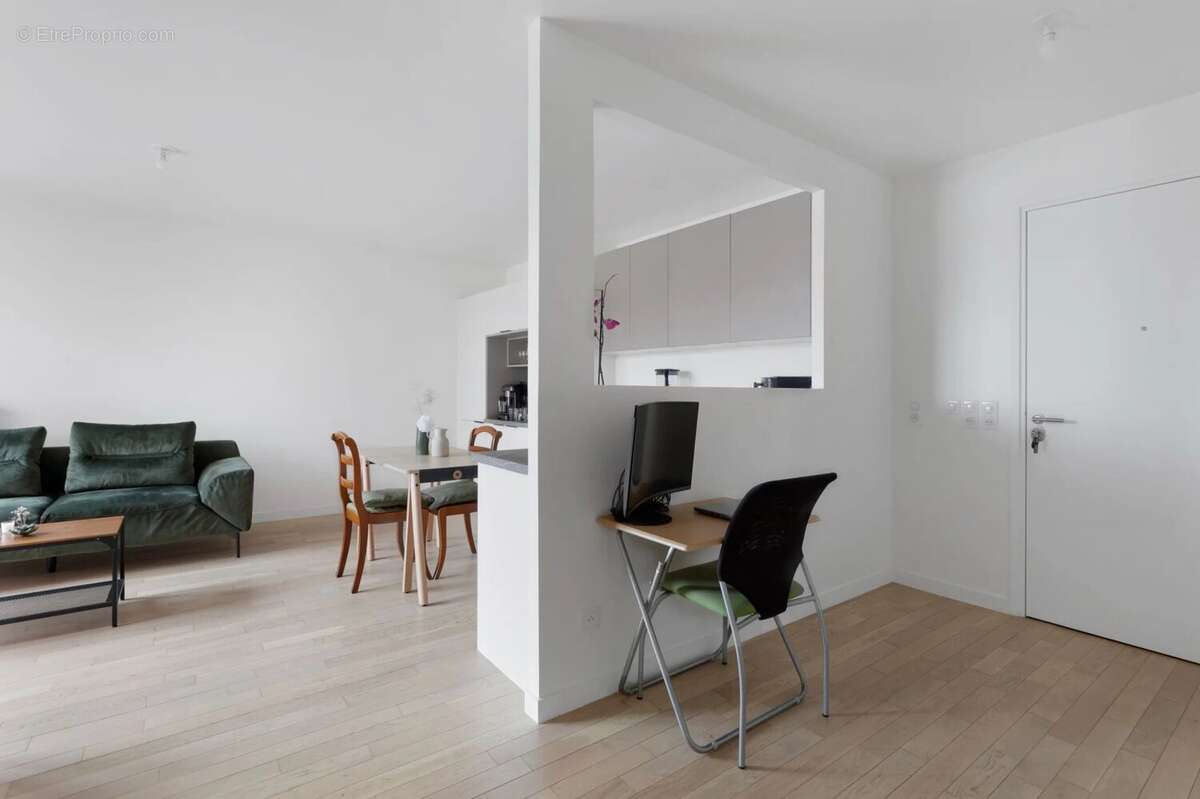 Appartement à COURBEVOIE
