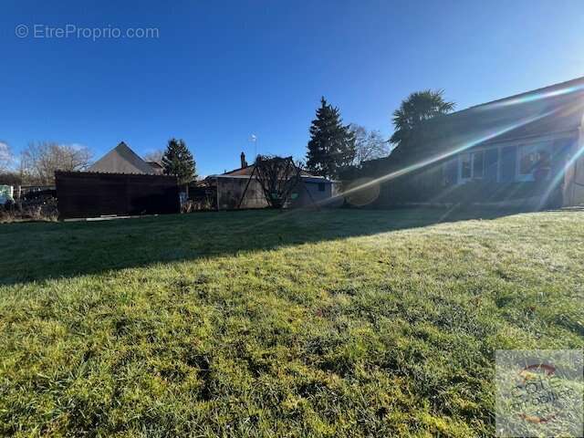 Maison à LES GRANGES-LE-ROI