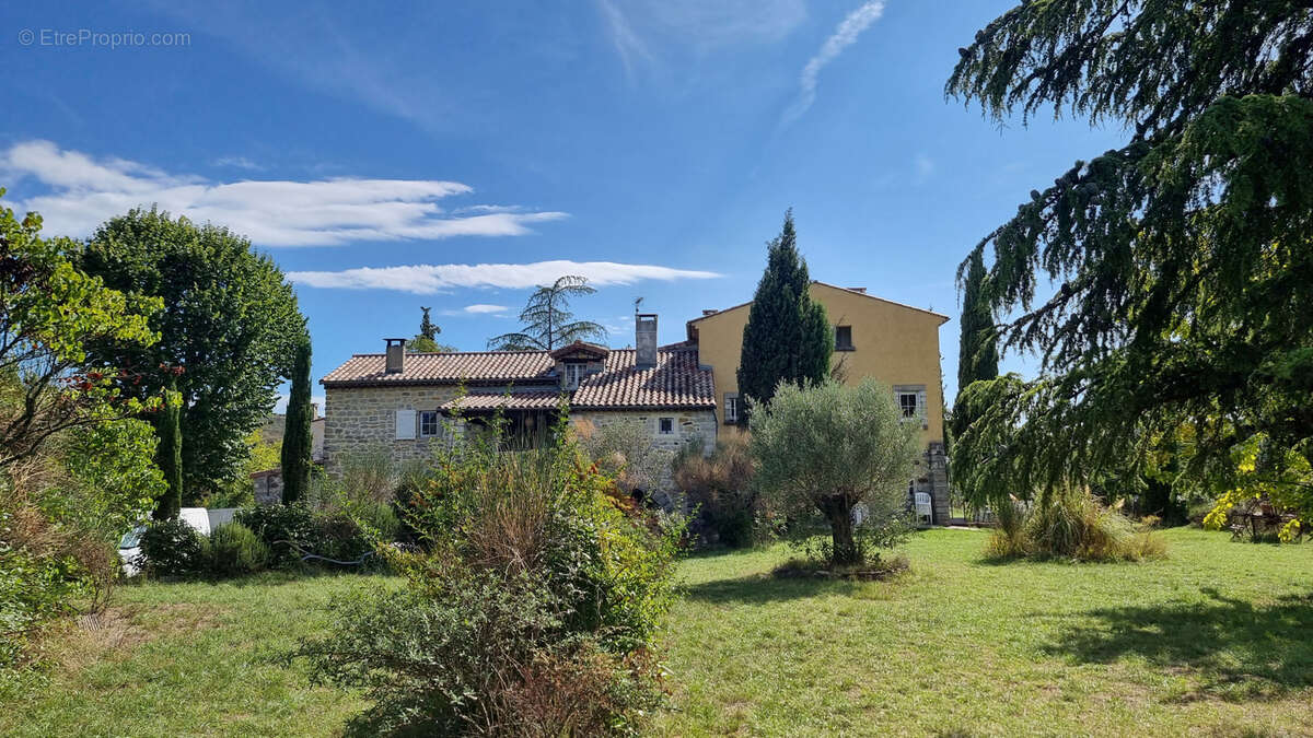 Maison à VILLENEUVE-DE-BERG