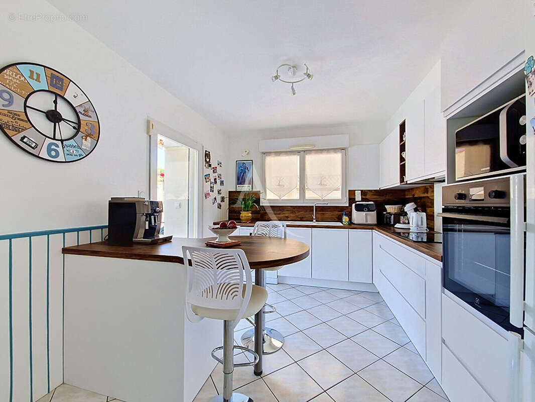 Maison 7 pièces de 145 m² - photo 2