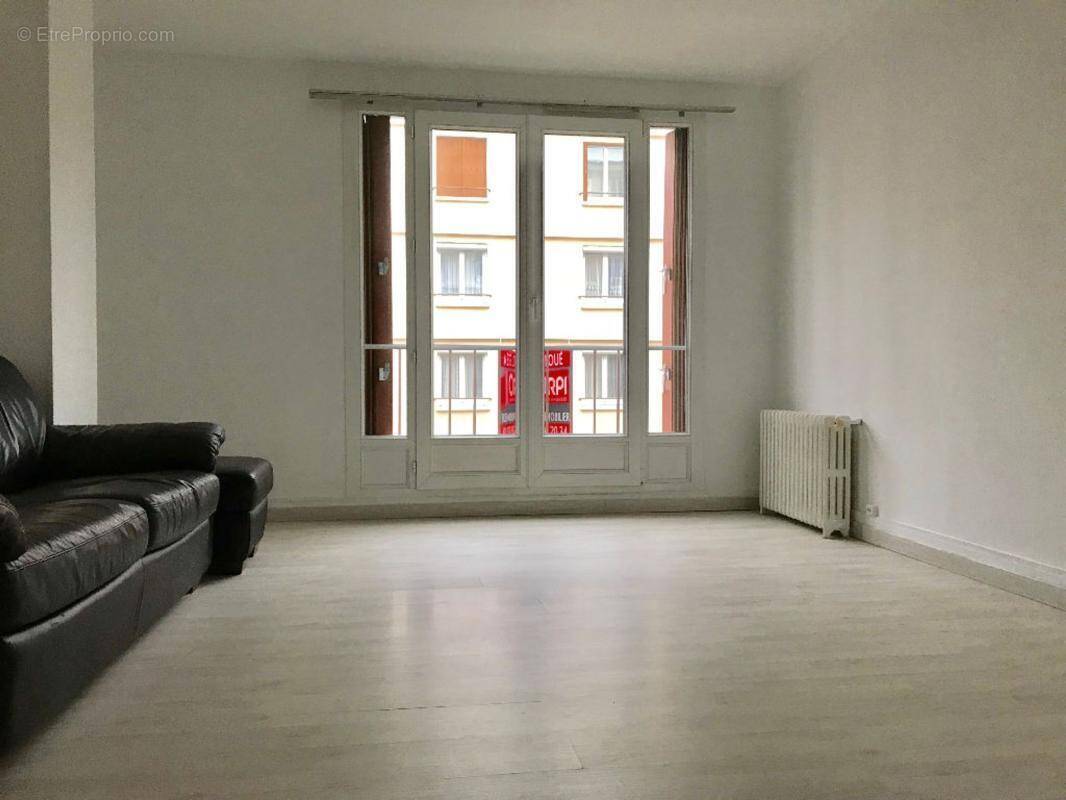 Appartement à CHARENTON-LE-PONT