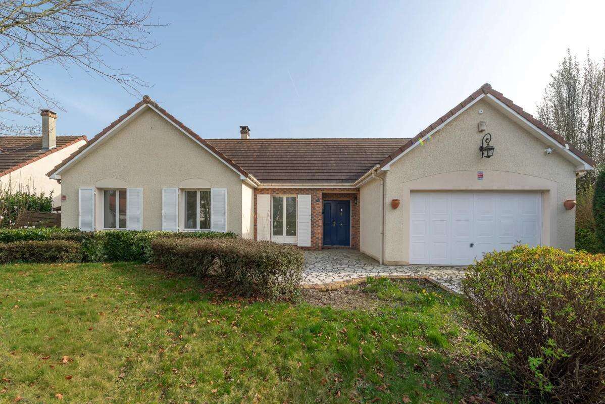 Maison à CLAYE-SOUILLY