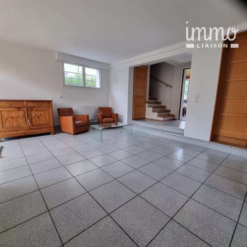 Maison à L'HAY-LES-ROSES