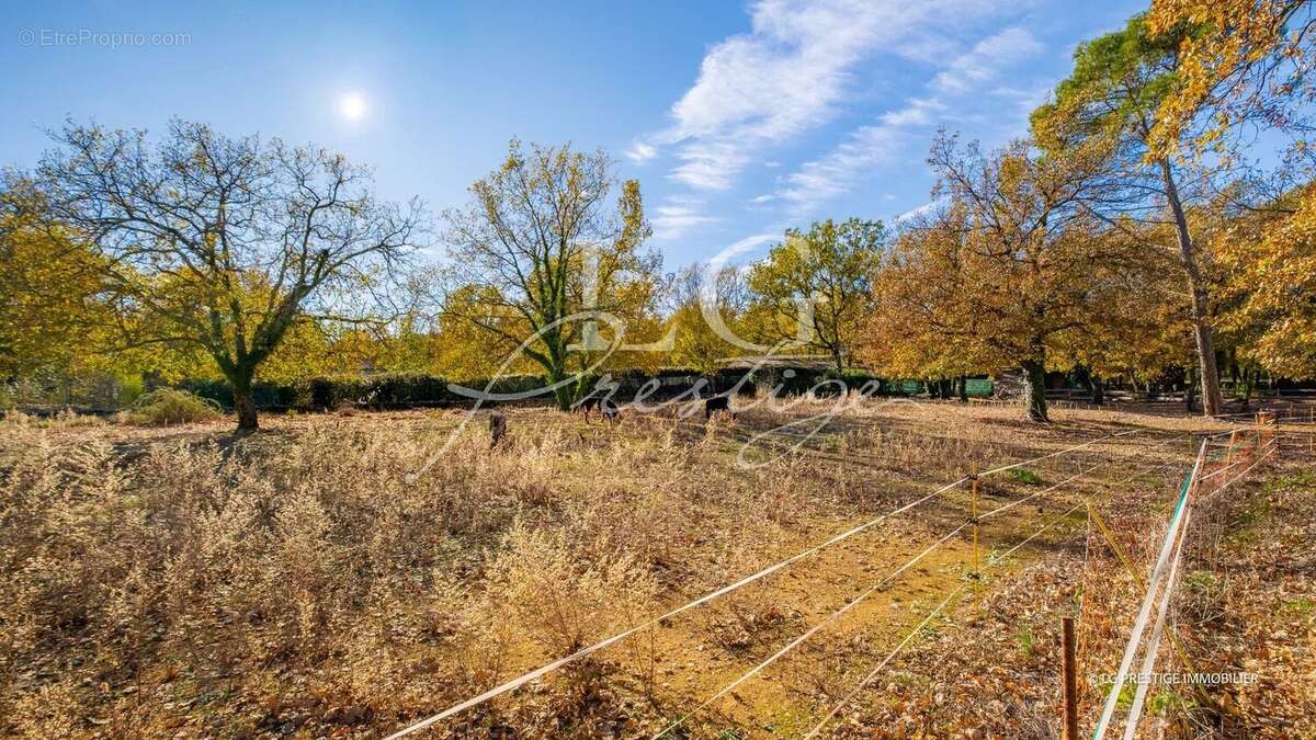 Maison à TOURRETTES