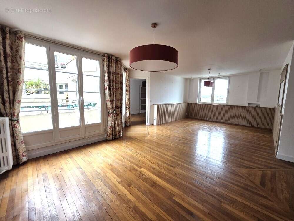 Appartement à ISSY-LES-MOULINEAUX