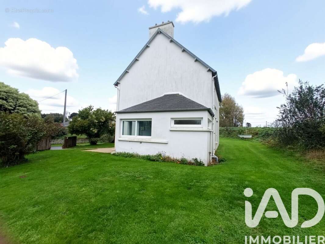 Photo 4 - Maison à PLOUNEVEZ-LOCHRIST