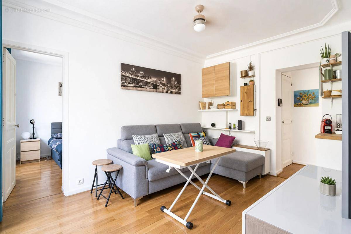 Appartement à PARIS-16E