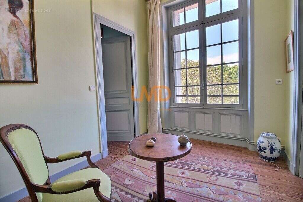 Maison à SALIGNAC-SUR-CHARENTE
