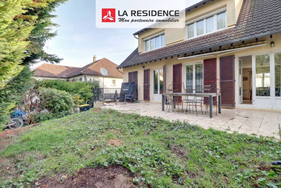 Appartement à MAURECOURT