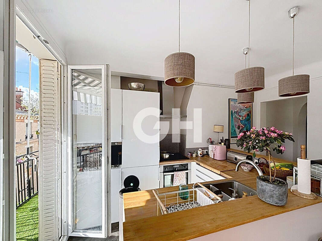 Appartement à PARIS-12E